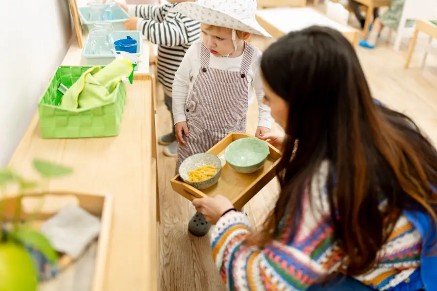 Comparativa Montessori vs Educación Tradicional en Montessori Sarrià